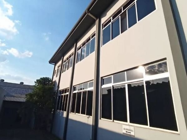 Controle a luminosidade com película para janelas