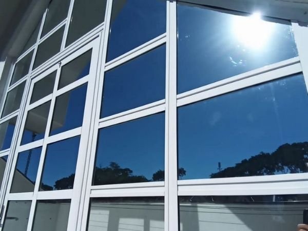 Película de Proteção Sisofilme Jardim do Salso Porto Alegre Película de Proteção para Janelas estilo Insulfilm em Jardim do Salso Porto Alegre